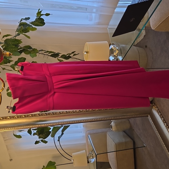 FUSCIA PINK STRAPLESS BOUTIQUE ASYMMETRICAL DRESS - Picture 3 of 4